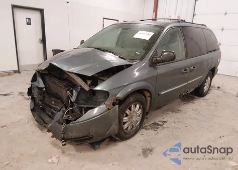 2006 Chrysler Town & Country Touring z USA, uszkodzony, nr VIN 2A8GP54LX6R780768